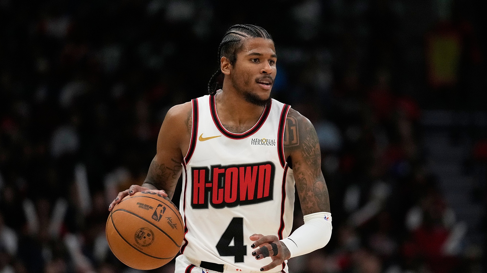 攻击力十足！杰伦-格林半场12中5拿到14分2板4助1断