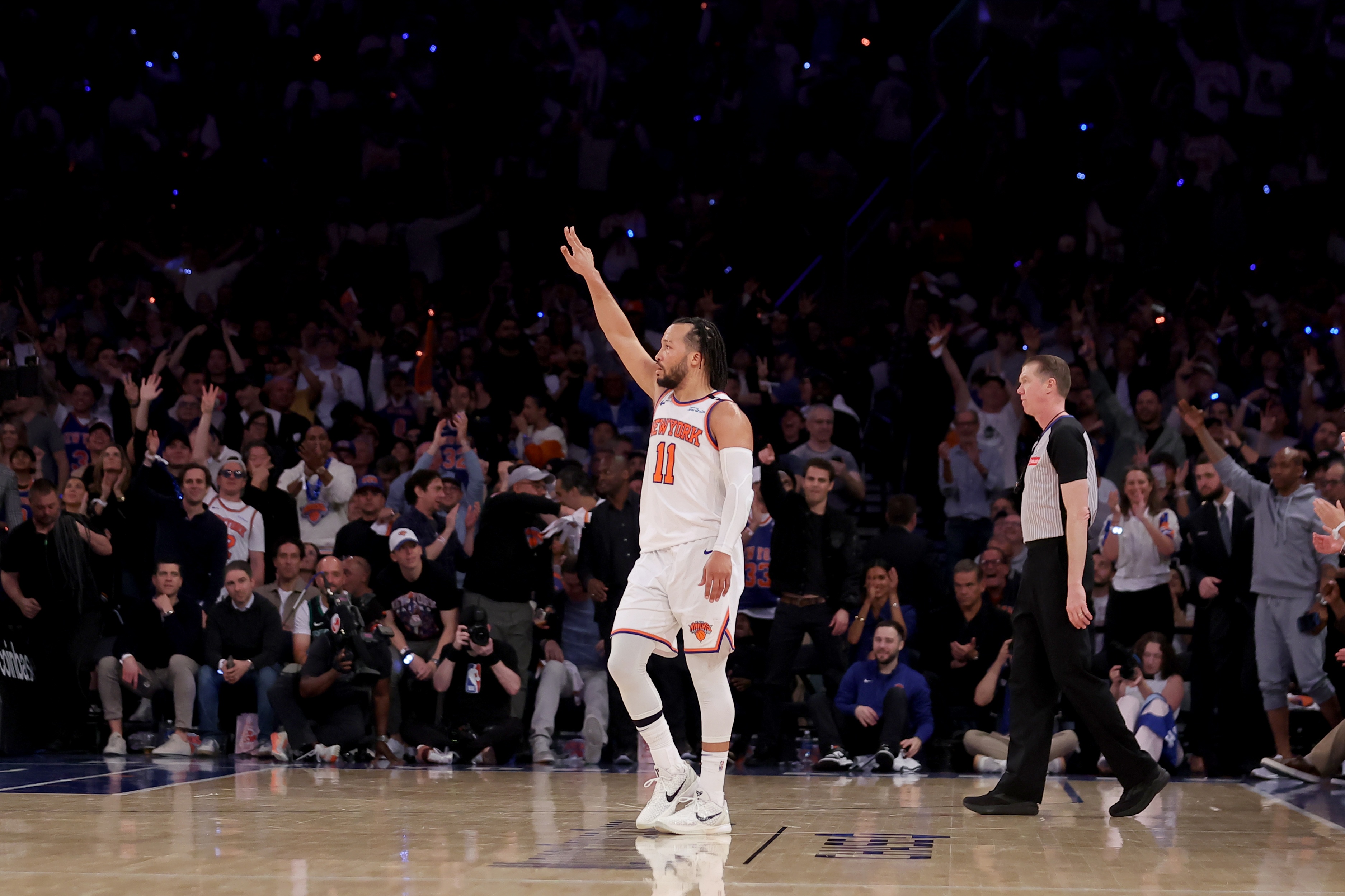 火力延续！布伦森半场11中6砍全队最高17分外加3助 三分4中2