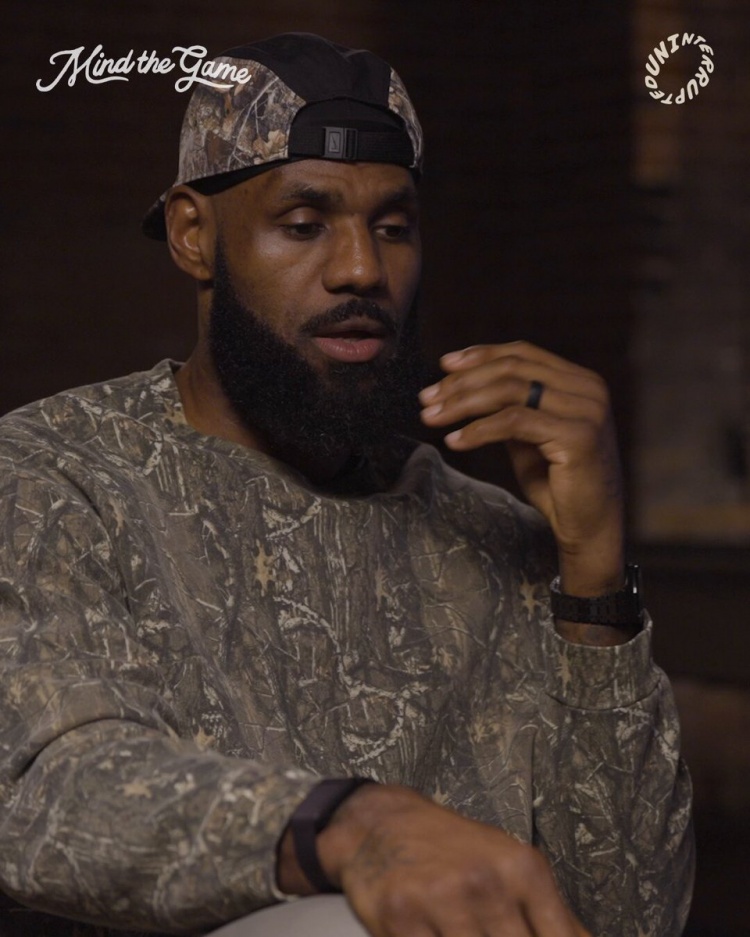 詹姆斯：我在高一赛季赢得一切 高二的首次训练教练就让我滚出去