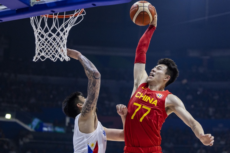 张镇麟陈旧性伤病复发退出本阶段男篮集训 回俱乐部继续康复工作