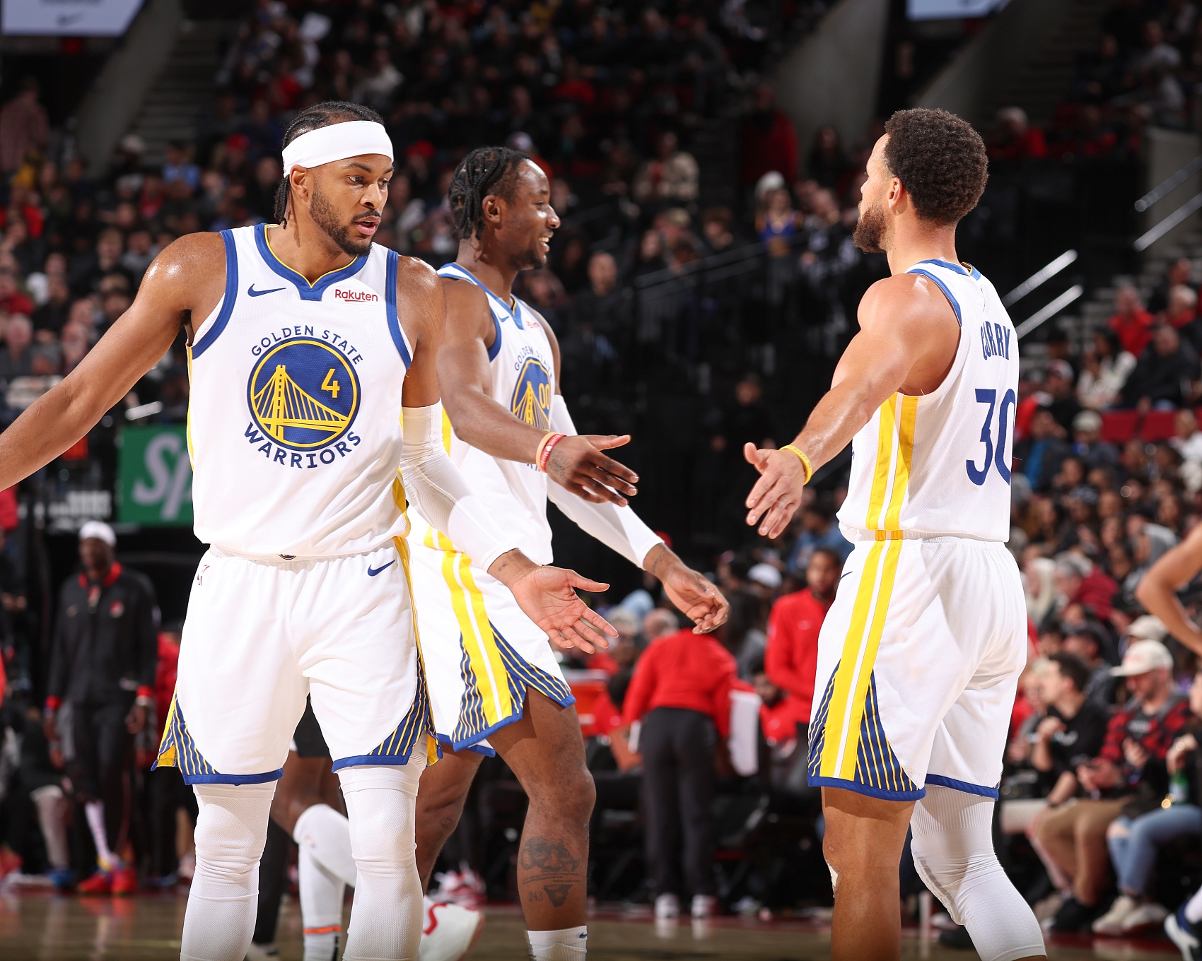 名记：在与国王关于库明加的先签后换中 勇士不想送出希尔德&穆迪