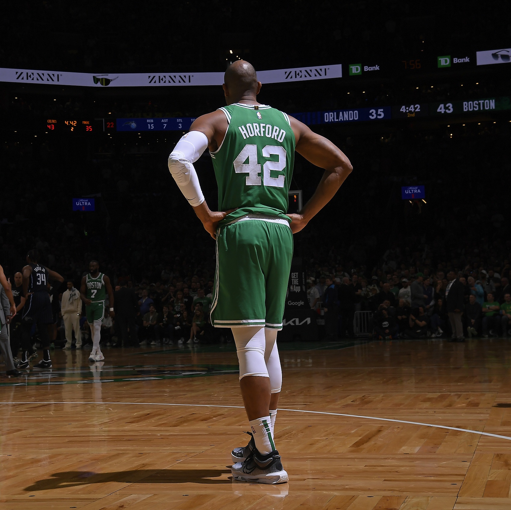 科尔：霍福德能融入任何阵容 他的领袖气质也能弥补卢尼的缺失