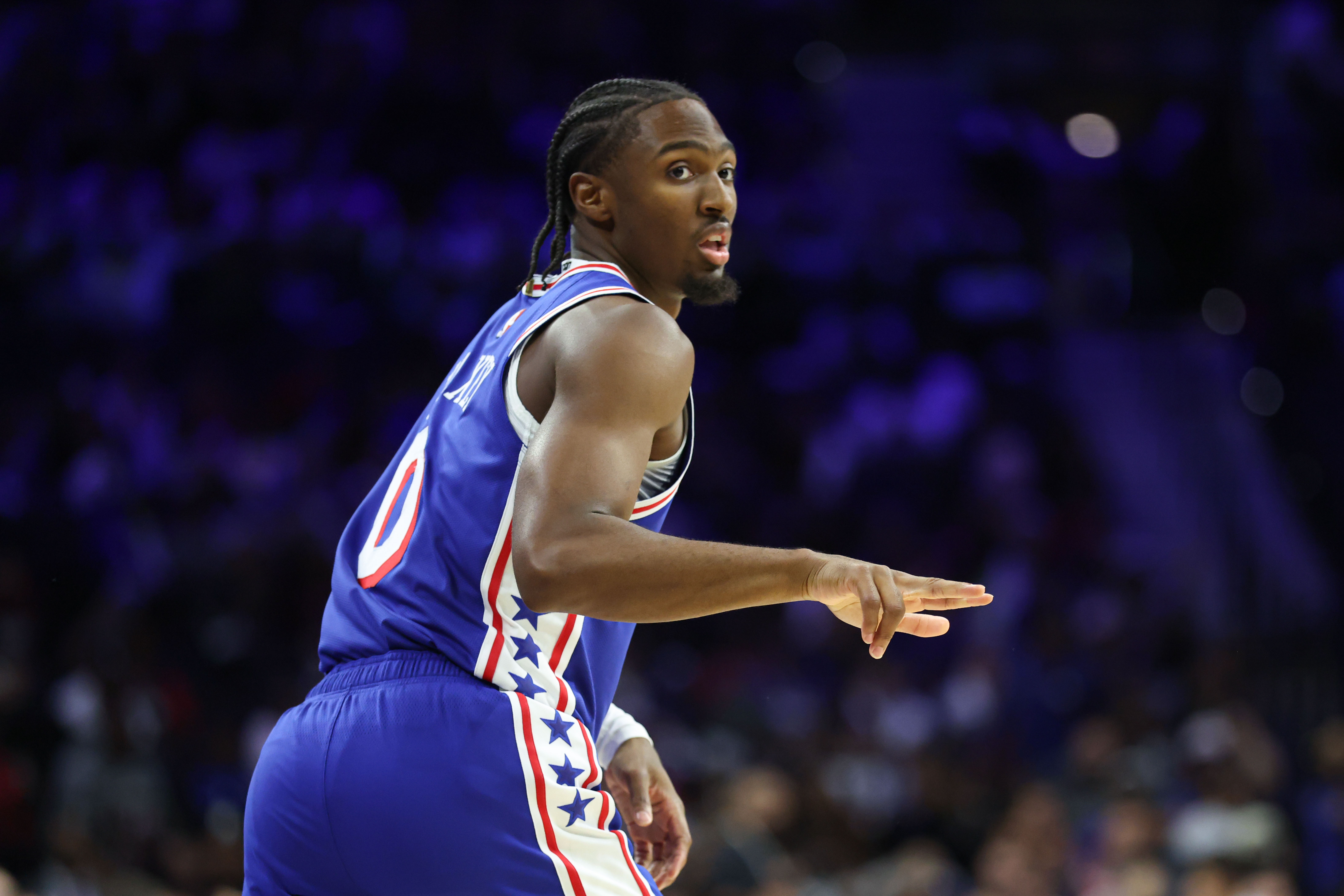 要花了?马克西追身命中加长三分球 分差达到20+