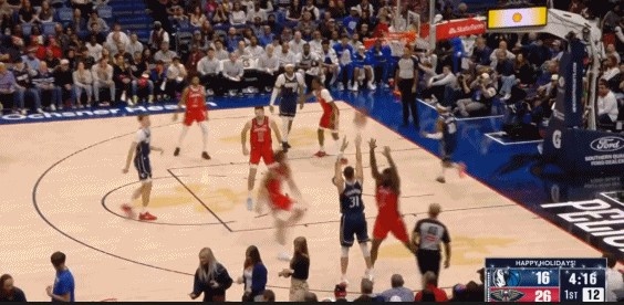 找投手！弗拉格被逼停 观察后助攻克莱三分球