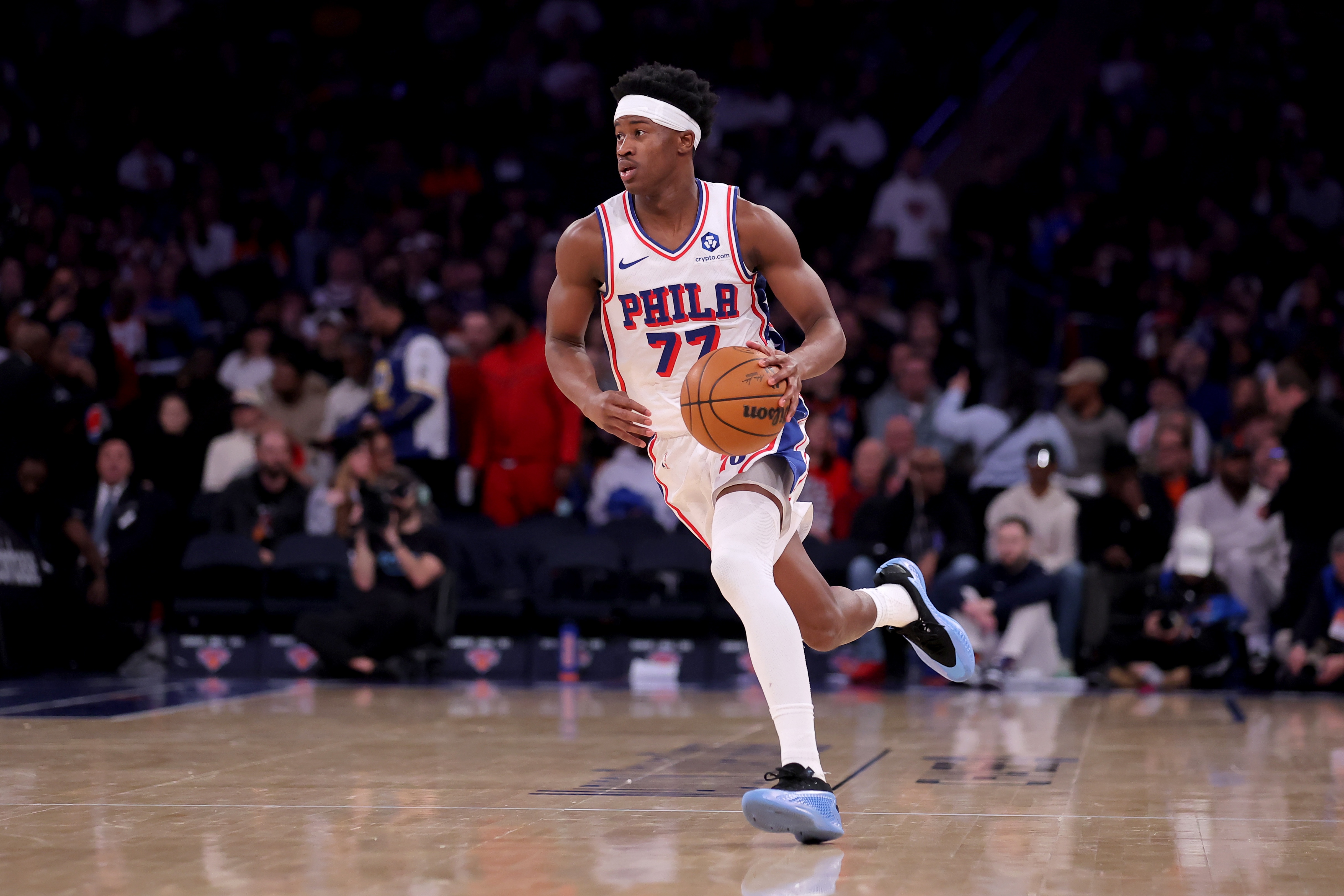 探花秀!埃奇库姆顺下接球起飞 滞空对抗防守拉杆挑篮打中